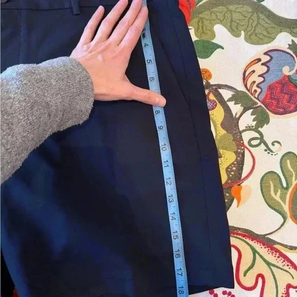 EUC Perry Ellis Stretch Men's Navy Shorts - Picture 5 of 6